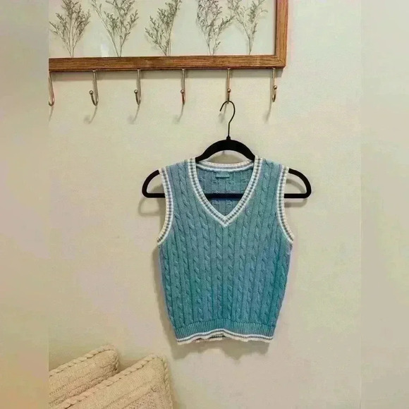 J. Galt Sweater Vest - Picture 1 of 4